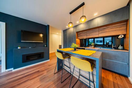 Zagreb 181 - 2 Bedrooms - Loggia - New - Apartment - Flexible Keybox Entry - Modern - Monthly Rent - WiFi