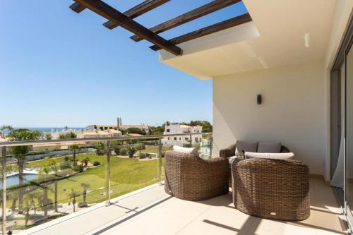 Snazzy Varandas do Castelo One Bedroom Apartment with Sea View sleeps 2