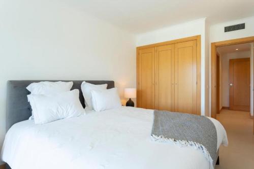 Snazzy Varandas do Castelo - One Bedroom Apartment sleeps 2 person