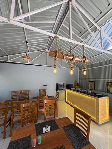 Εστιατόριο ή άλλο μέρος για φαγητό στο Whistling Woods