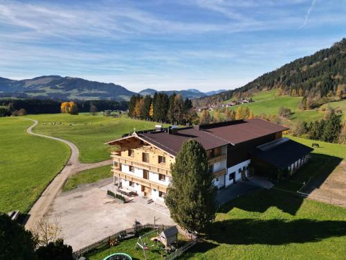 ヴェステンドルフにあるMannharthofの畑の空中