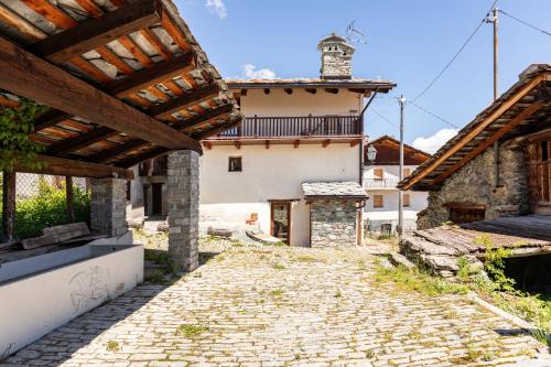 Tòa nhà nơi căn hộ tọa lạc