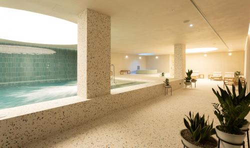 Altis Porto Hotel, a member of Preferred Hotels & Resorts- LVX — Swimming pool