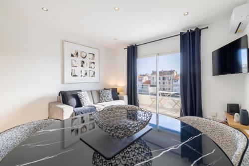 13 LEGOF - Superbe 2 pièces avec balcon au coeur de Cannes !