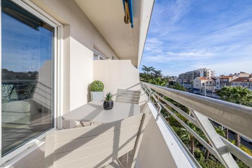 13 LEGOF - Superbe 2 pièces avec balcon au coeur de Cannes !