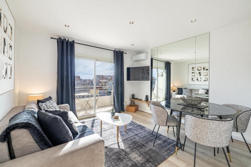 13 LEGOF - Superbe 2 pièces avec balcon au coeur de Cannes !