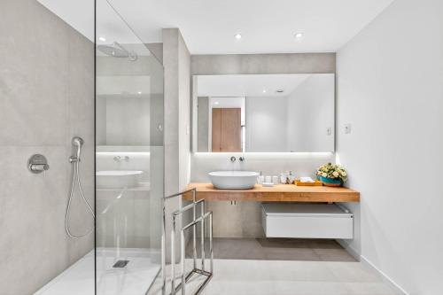 Et badeværelse på Vista Lagos Luxury Apartment