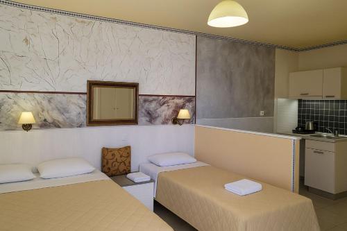 Peaceful And Very Relaxing Suite near Crete Sea view, shared pool, air condition