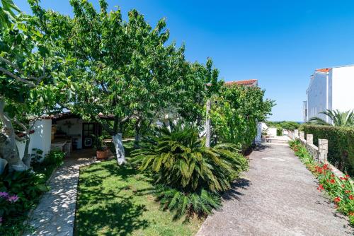Apartments with parking space Stinjan, Pula - 23546