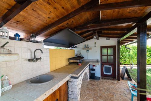 Apartments with parking space Stinjan, Pula - 23546