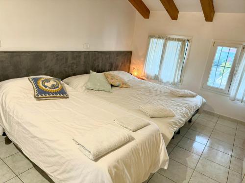 Кровать или кровати в номере Open space centre