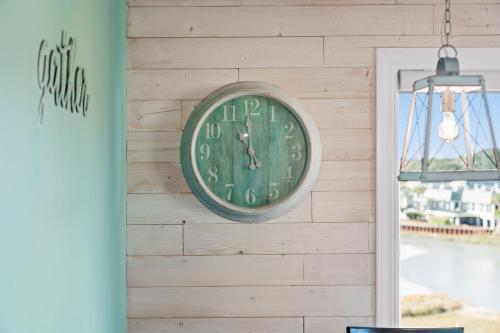 ONE More Sandy Day - 2BR 2BA Beach Condo, Sleeps 6 photo 17