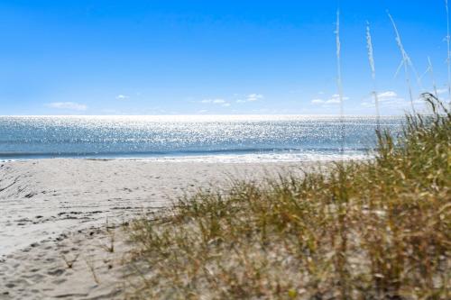 ONE More Sandy Day - 2BR 2BA Beach Condo, Sleeps 6 photo 35