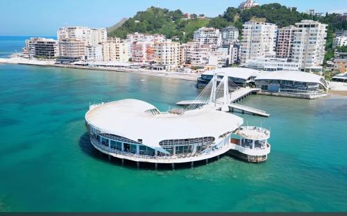 Premium Center Apartment