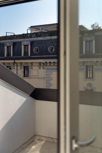 Luxury Milan Apartment - Penthouse in Historic City Center photo 40