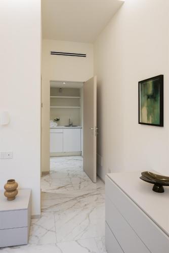 Luxury Milan Apartment - Penthouse in Historic City Center photo 8