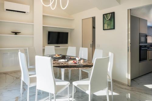Luxury Milan Apartment - Penthouse in Historic City Center photo 27
