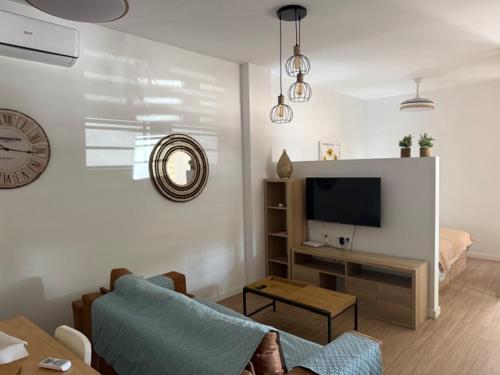 guadiaro studio