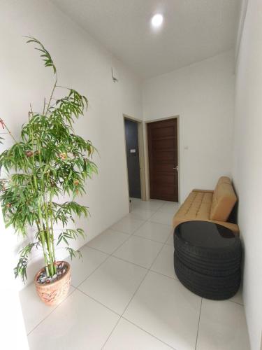 Posezení v ubytování RoomB w attached bathroom w bathtub