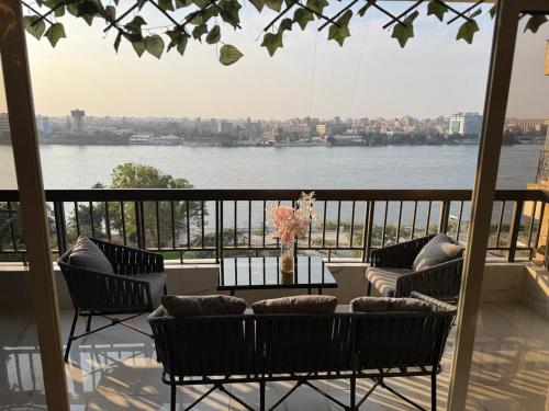 شقة مطلة علي ممشي اهل مصر