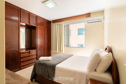 Ένα ή περισσότερα κρεβάτια σε δωμάτιο στο Apto 1 Quarto no Centro de Floripa CPX0505