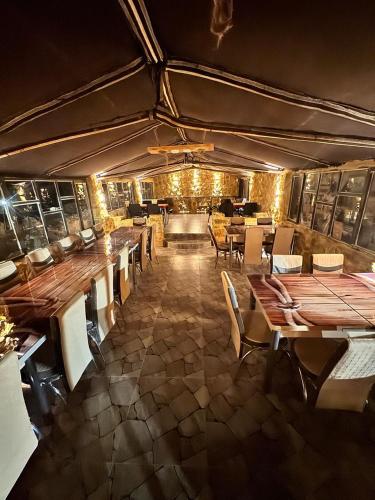 Зона вітальні в TOWER Hotel