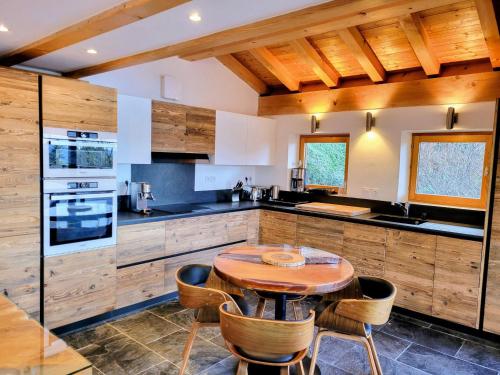 Chalet spacieux et rénové · Terrasse · Capacité 10 personnes · Wifi gratuit