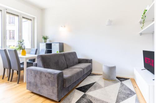 Duomo 10 Minutes Walk- Modern Design Apartment