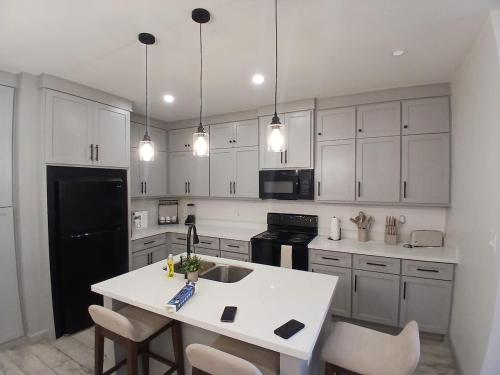 Η κουζίνα ή μικρή κουζίνα στο beautiful townhome in the brownsville area