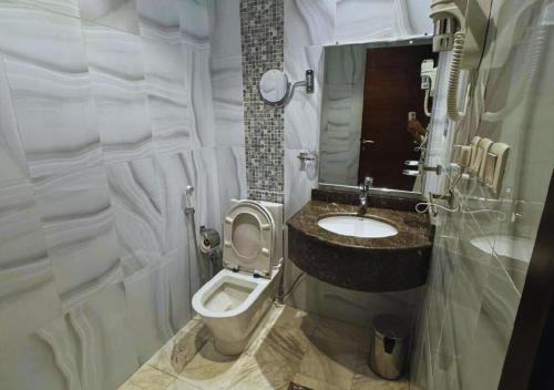 Ένα μπάνιο στο رتاج إن