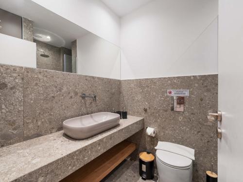 Radical Retreat - 2BR, Central Athens