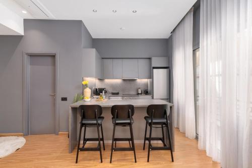 Radical Retreat - 2BR, Central Athens