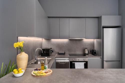 Radical Retreat - 2BR, Central Athens