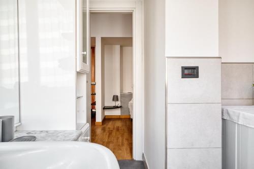 Hostmate - Milano - Lunigiana - Stazione Centrale