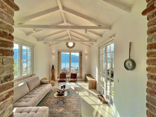 Χώρος καθιστικού στο Villa Serena