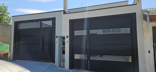 Billede fra billedgalleriet på Casa Aconchegante com Suíte, Ar-Condicionado e Wi-Fi e garagem i Indaiatuba