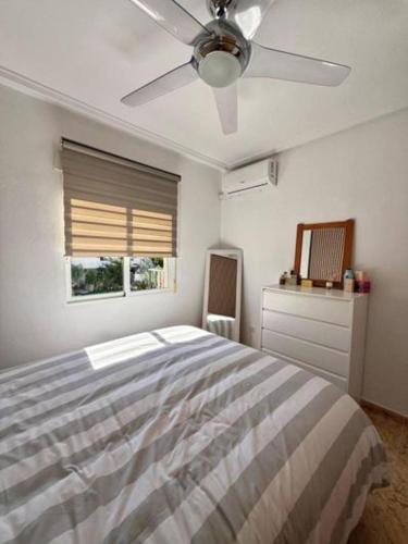 Voodi või voodid majutusasutuse Perfectly positioned in English Hbr ! toas