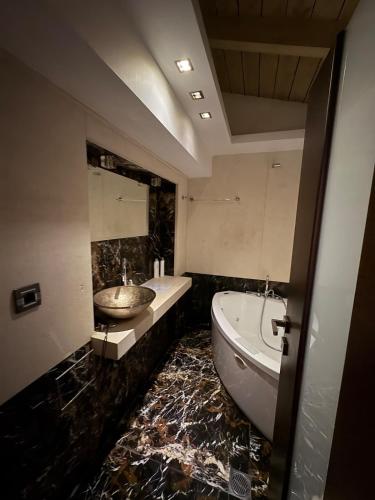 Uplift Hideaway Jacuzzi