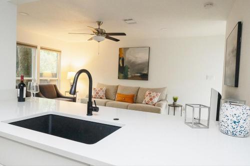 Galería fotográfica de 2 King Master with en-suite Bath-Pet Friendly en Austin