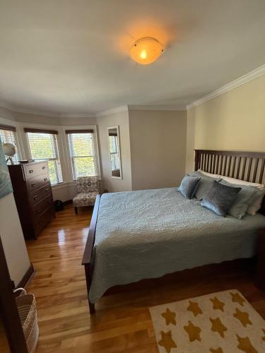 Postel nebo postele na pokoji v ubytování Westmount Manor Unit 5 - 3 Bedroom Apartment