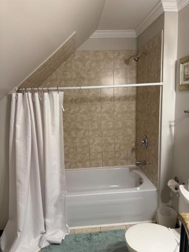 Koupelna v ubytování Westmount Manor Unit 5 - 3 Bedroom Apartment