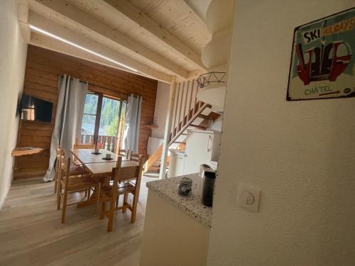 F2 Cosy Duplex avec garage au cœur de Châtel