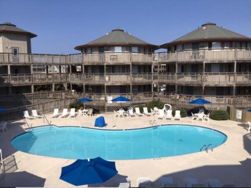 Swimmingpoolen hos eller tæt på Salty Sisters