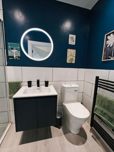 Koupelna v ubytování Modern and peaceful, country retreat