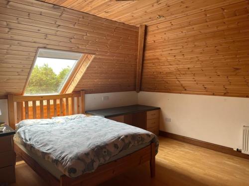 Postel nebo postele na pokoji v ubytování Clonkellure house