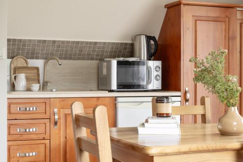 Η κουζίνα ή μικρή κουζίνα στο Domek Długa