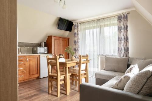 Η κουζίνα ή μικρή κουζίνα στο Domek Długa