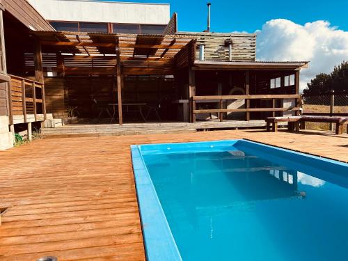 Bazén v ubytování Cabaña en chovellen nebo v jeho okolí