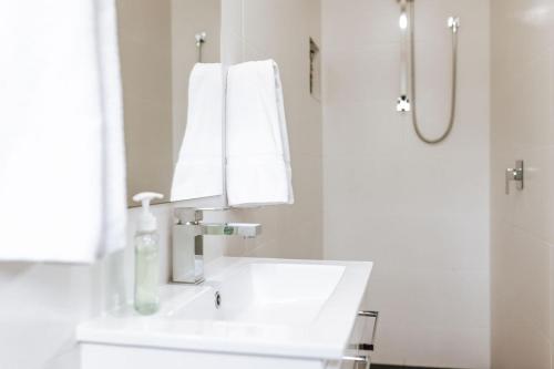 Ένα μπάνιο στο Relax @ 31 - Location Location!