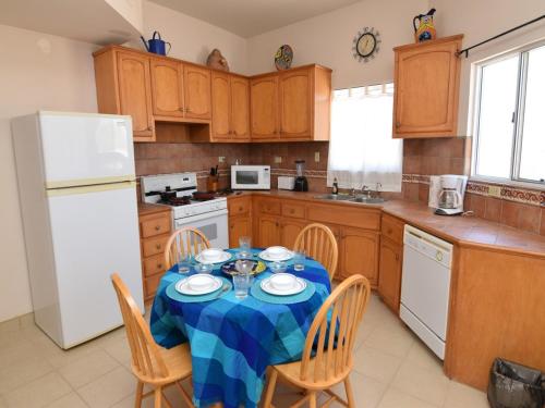 Η κουζίνα ή μικρή κουζίνα στο CASA MAGERS - El Dorado Ranch San Felipe Rental Home
